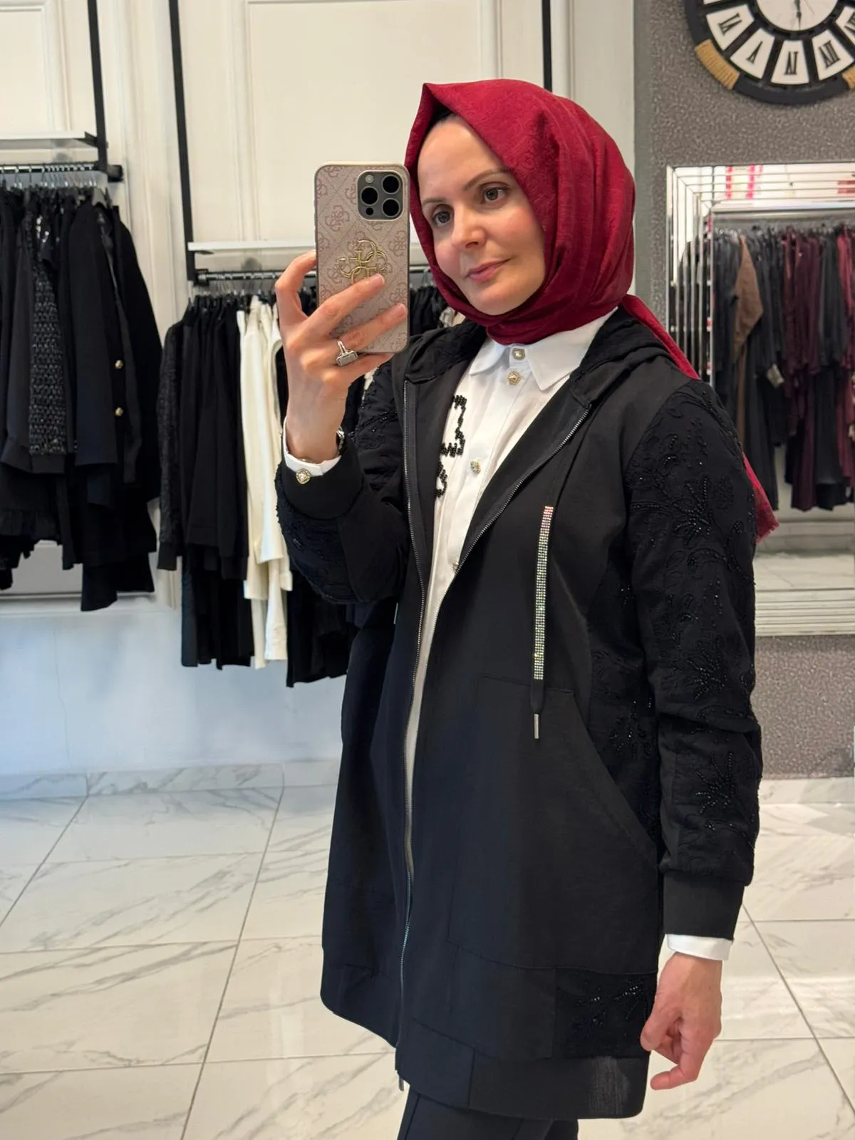 Siyah Kapşonlu