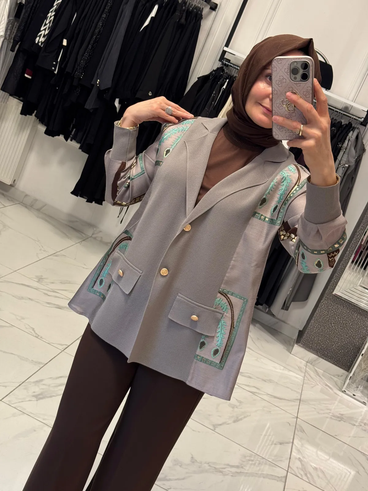 GHISA CEKET