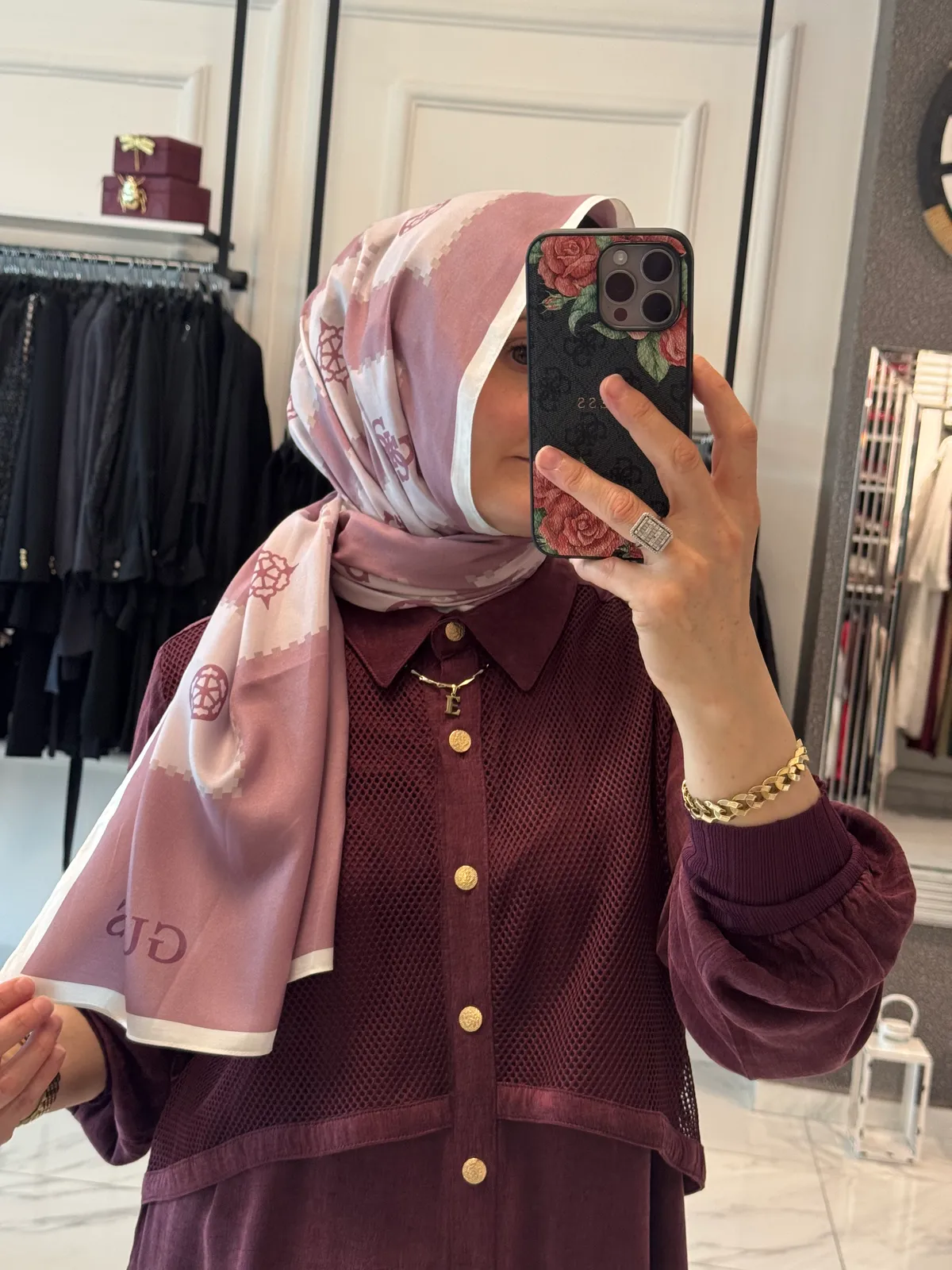 GUESS ŞAL 