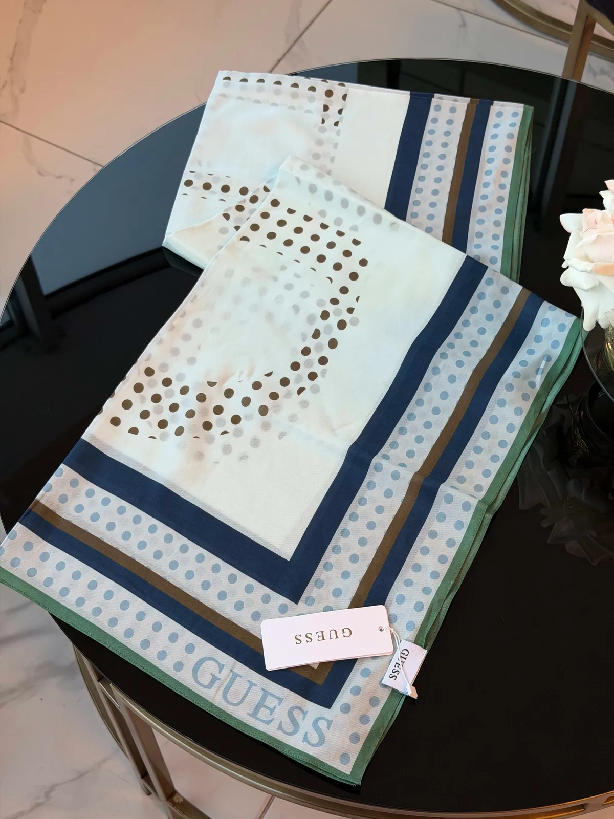 GUESS PUANTİYE PATTERN ŞAL