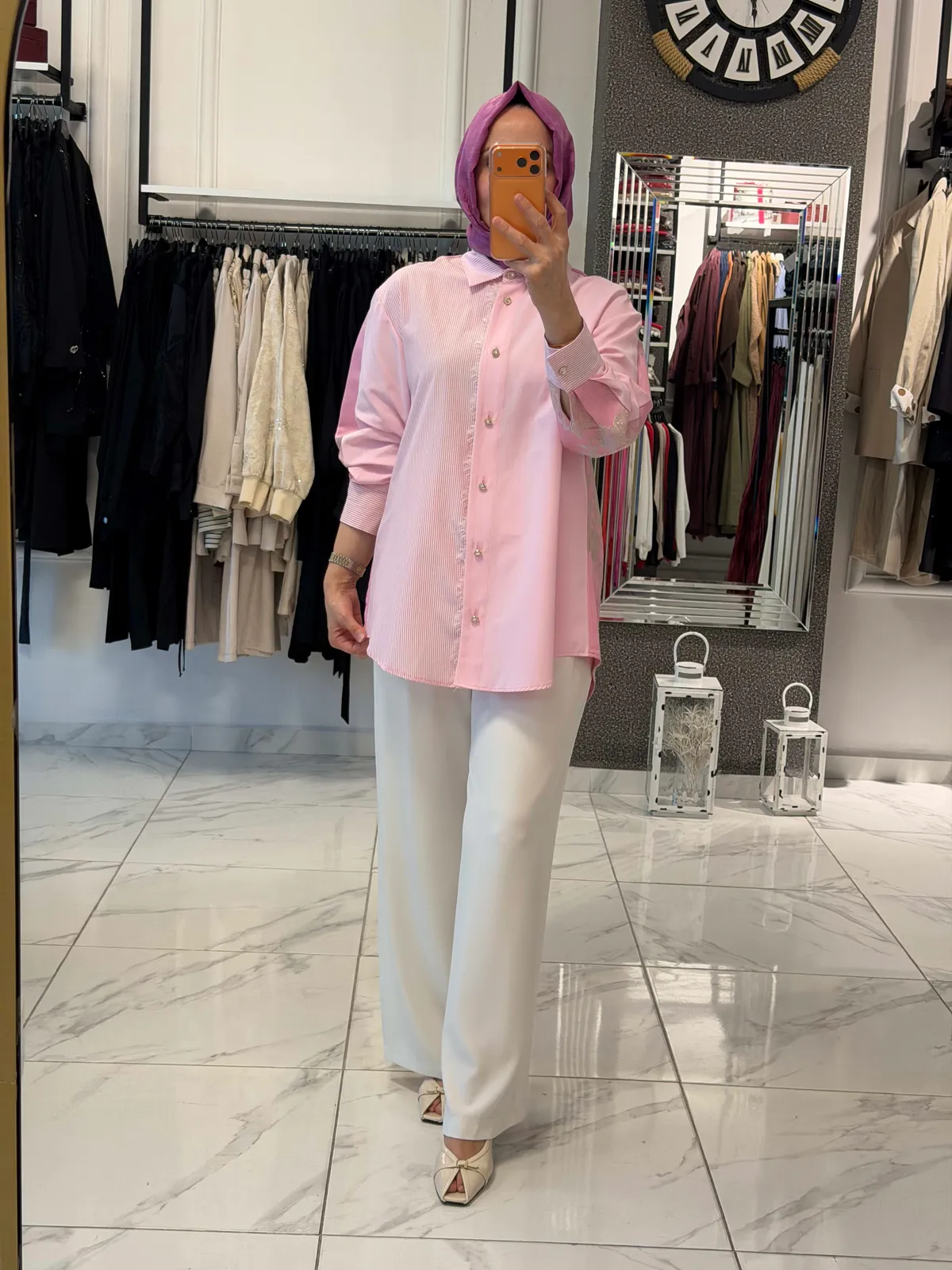 Pembe sırt detaylı gömlek 