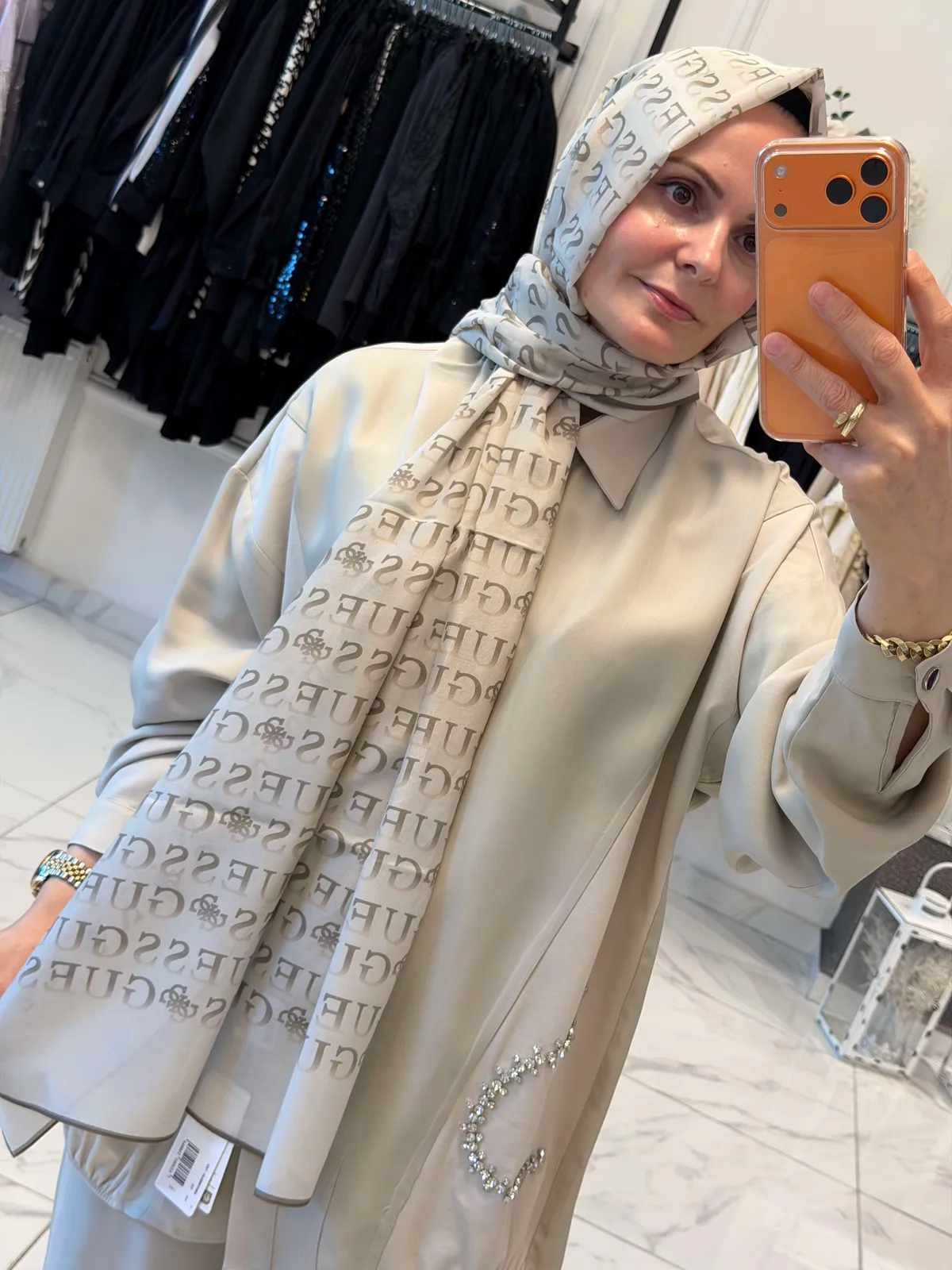 GUESS ŞAL