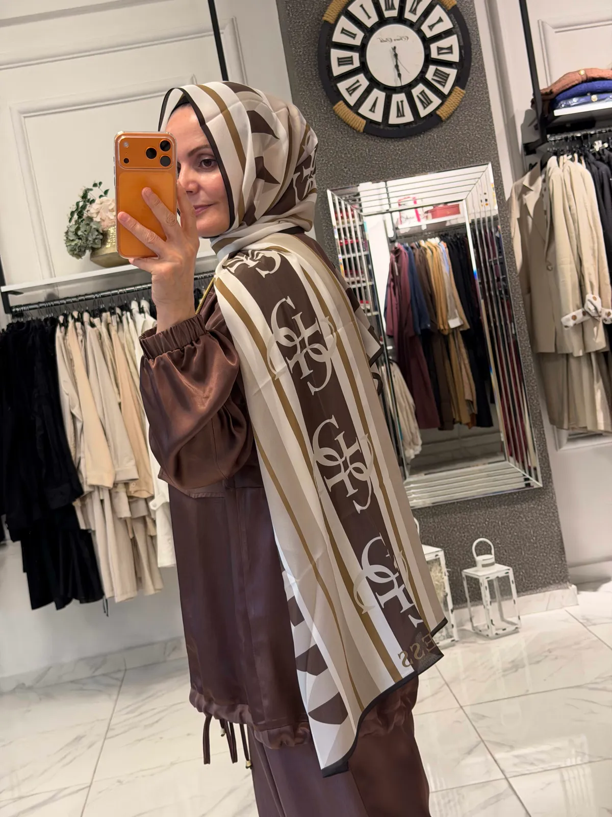 GUESS ŞAL